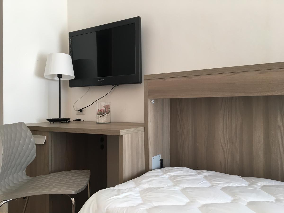 Hotel Corallo フレジェネ エクステリア 写真