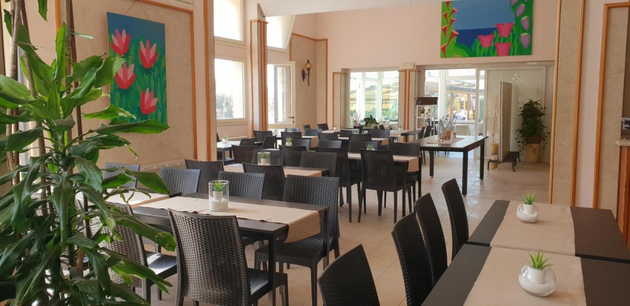 Hotel Corallo フレジェネ エクステリア 写真